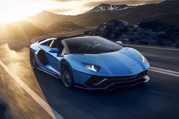 Nó nuốt chửng khoảng 4.000 xe cao cấp của tập đoàn Volkswagen, trong đó có 85 chiếc Lamborghini. Phần lớn trong số đó là SUV Urus và có 15 chiếc là Ultimae. Lamborghini chỉ sản xuất 350 chiếc Ultimae Coupe và 250 chiếc Roadster.