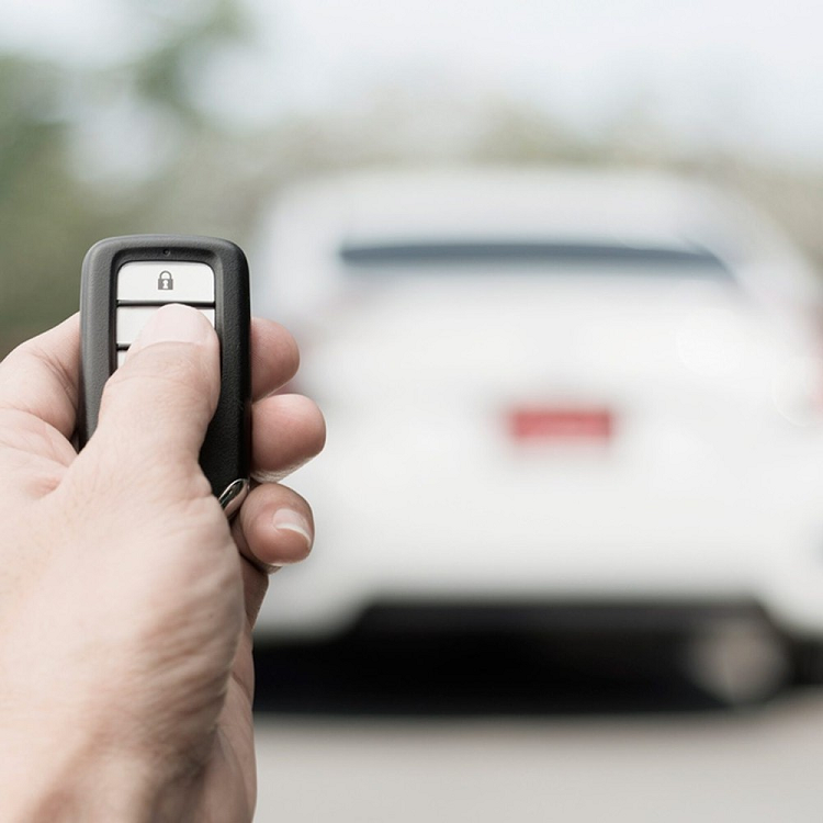 Xe oto co can chay khong tai de lam nong dong co vao mua dong?