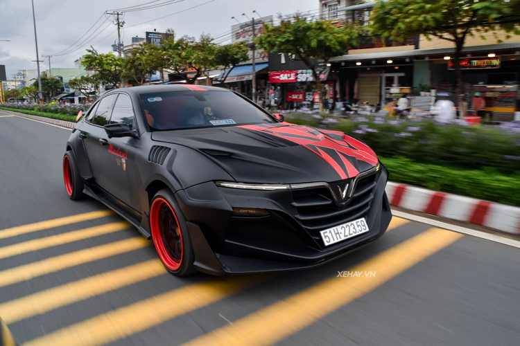 Các chi tiết khác như đèn Led nội thất + bọc da ghế: 45 triệu. - Phim full 3m: 15 triệu. - Màn hình android: 25 triệu. - Remap + lọc gió k/n: 20 triệu. - 4 bi led L91: 45 triệu. - Pô Xex full titan: 75 triệu