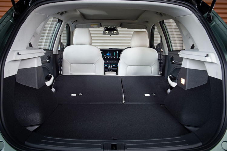 Hiện giá xe MG VS HEV 2022 vẫn chưa được công bố. Xe sẽ cạnh tranh với những đối thủ như Honda HR-V, Nissan Kicks và Toyota Corolla Cross.