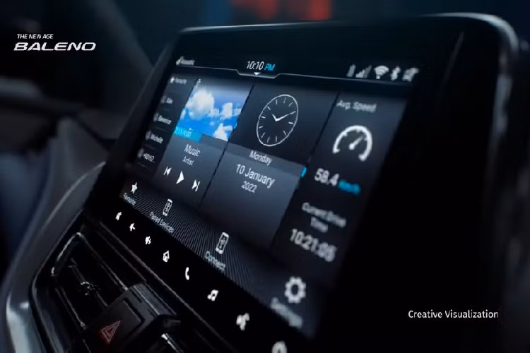 Nổi bật trong số đó là màn hình cảm ứng 9 inch mới của hệ thống thông tin giải trí SmartPlay Pro+, hỗ trợ kết nối không dây với điện thoại thông minh qua Apple CarPlay và Android Auto. Tiếp đến là màn hình hiển thị thông tin kính lái (HUD) và camera 360 độ mới. Sạc điện thoại thông minh không dây dự kiến cũng được trang bị cho mẫu xe giá rẻ này. Phần lớn những trang bị trên đều không hề có ở những mẫu xe cạnh tranh với Suzuki Baleno 2022.