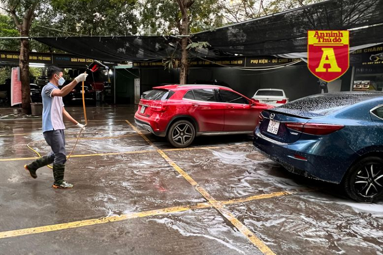 Chất lượng rửa xe cũng chỉ ở mức trung bình. Nhiều lúc cơ sở rửa xe này phải đóng cửa không nhận thêm khách vì quá tải.