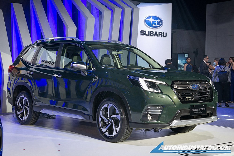 Tại thị trường Philippines, giá xe Subaru Forester 2.0i-S EyeSight 2022 khởi điểm từ 2.068.000 Peso (khoảng 916 triệu đồng). Khi mua xe, khách hàng có thể chọn 3 màu sơn ngoại thất mới là nâu Brilliant Bronze, xanh lá Autumn Green và xanh lá Cascade Green.