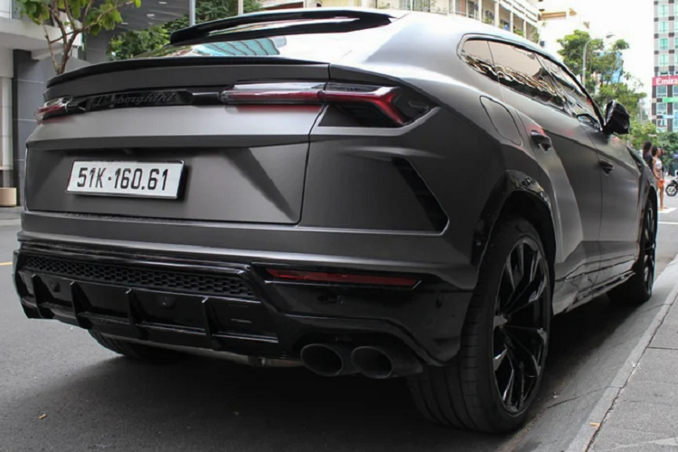 Ngoài ra, đĩa phanh cũng có đường kính lên đến 440mm, tức ngang với một bộ mâm 17 inch của một mẫu sedan hạng C. Một trong những bộ phanh to nhất thế giới hiện nay, thậm chí còn to hơn cả Bentley Bentayga,…