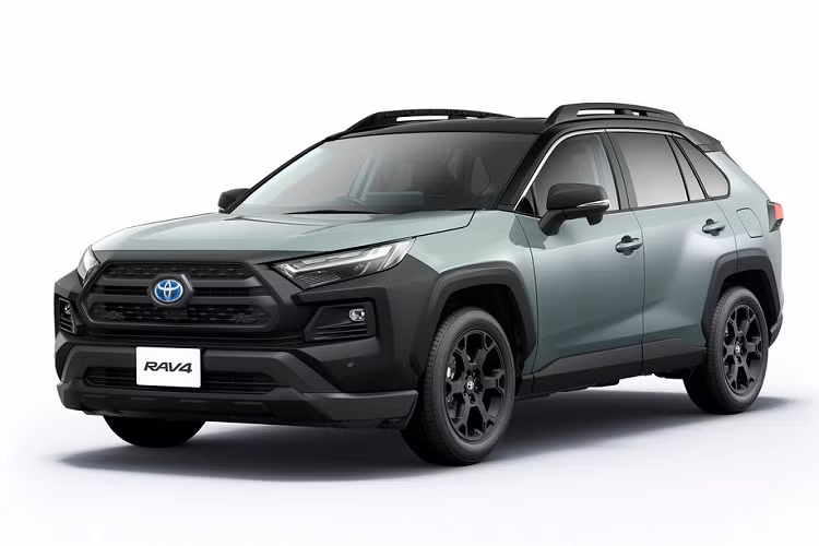 Trên thực tế, màu sơn đen Gori Gori Black còn đắt hơn sơn ngoại thất của Toyota RAV4 vì có khả năng chống xước tốt. Những ai không thích thiết kế này có thể yêu cầu hãng Toyota sơn cản trước/sau cùng màu với thân xe.