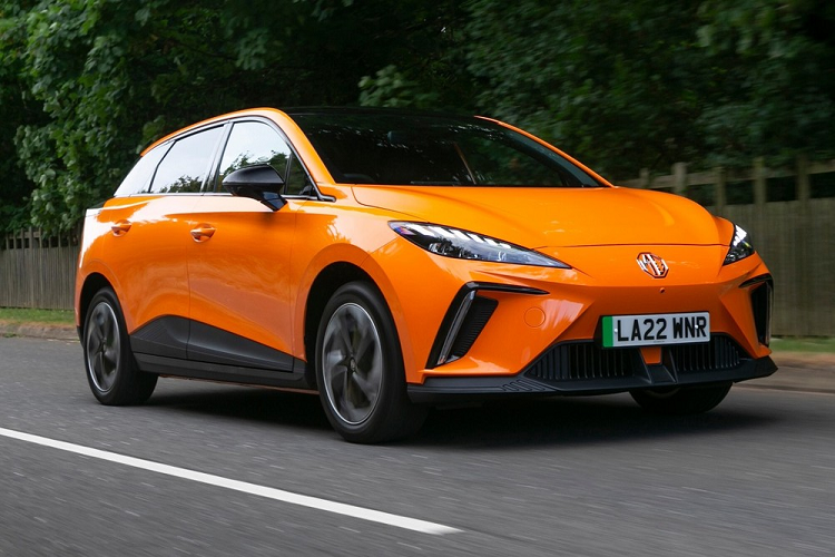 MG Mulan 2023 là mẫu ôtô điện toàn cầu đã chính thức được bày bán tại thị trường Trung Quốc vào ngày 13/9 vừa qua. Ngoài Trung Quốc, mẫu xe này dự kiến còn được bán ở gần 100 thị trường khác trên thế giới dưới cái tên MG4. Một trong những thị trường quốc tế sẽ đón nhận MG4 2023 mới có thể chính là Thái Lan.