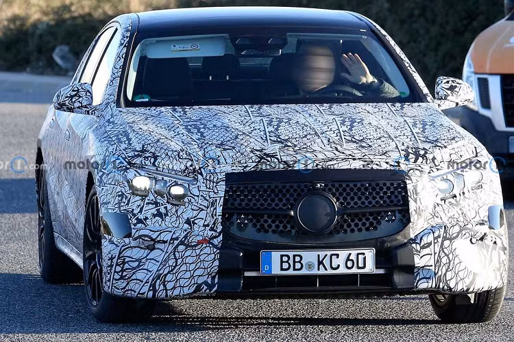 Mẫu xe sedan Mercedes-Benz E-Class 2024 dự kiến sẽ được trình làng vào đầu năm 2023. Sau đó, đến lượt màn ra mắt của E53 E-Performance Hybrid với công suất tối đa 671 mã lực và mô-men xoắn cực đại 750 Nm.