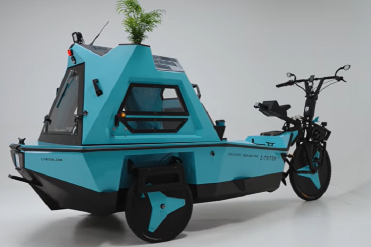 Về sức chứa, nó có thể chỗ ngồi và chỗ ngủ cho 2 người, với khoang cắm trại được trang bị bàn bếp gấp, và không gian cho hành lý của bạn ở phía trước.