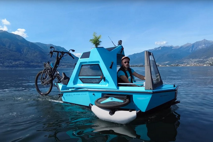 Tuy nhiên, chuyện này cũng không phải có gì quá tồi tệ, bởi nó mang đến cho Lauzis cơ hội cải tiến hơn nữa phát minh của mình, phát triển phiên bản Z-Triton 2.0 sẵn sàng ra mắt thị trường. Mẫu xe khác lạ này đã được thử nghiệm ở nhiều địa điểm khác nhau như núi Alps Thụy Sĩ, Hồ Geneva, Paris, Amsterdam, và Berlin.