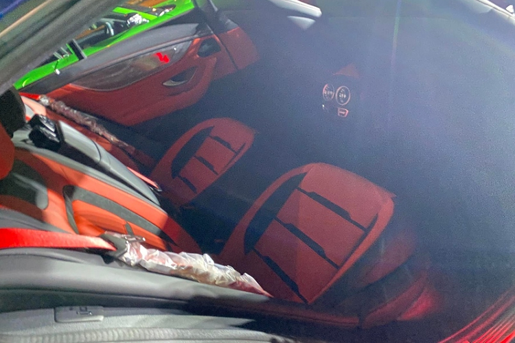 "Trái tim" của Mercedes-AMG GT 53 4MATIC+ 2022 tiếp tục là động cơ 3.0L 6 xi-lanh thẳng hàng sản sinh công suất 435 mã lực và mô-men xoắn cực 520 Nm, kết hợp hệ thống mild-hybrid EQ Boost hỗ trợ thêm 22 mã lực và 250 Nm khi cần thiết.