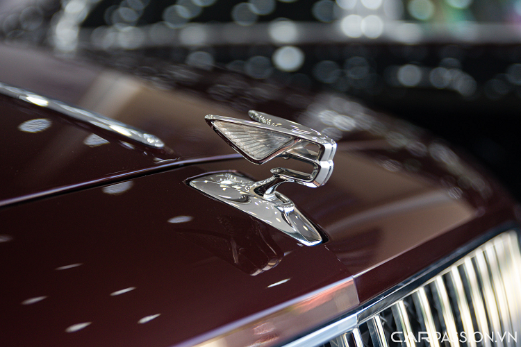 Hệ thống điều khiển có thể tắt bốn trong số tám xy-lanh của xe khi động cơ hoạt động dưới tốc độ 3.000 vòng/phút và mô-men xoắn dưới 235 Nm. Việc tắt/mở 4 xy-lanh này chỉ diễn ra trong khoảng 20 mili-giây, vì thế, người lái và hành khách sẽ không thể cảm nhận được sự khác biệt.