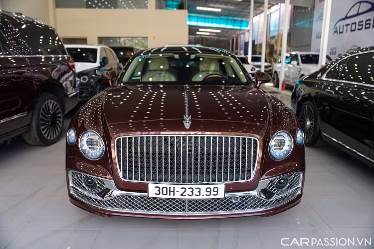 Kết quả của quá trình này là chiếc Flying Spur sẽ giảm được 16% lượng nhiên liệu tiêu hao, đồng thời tăng tầm hoạt động của xe. Hiện chiếc Bentley Flying Spur đang được chào bán tại showroom Auto 568 số 517 Kim Mã, Ba Đình, Hà Nội.