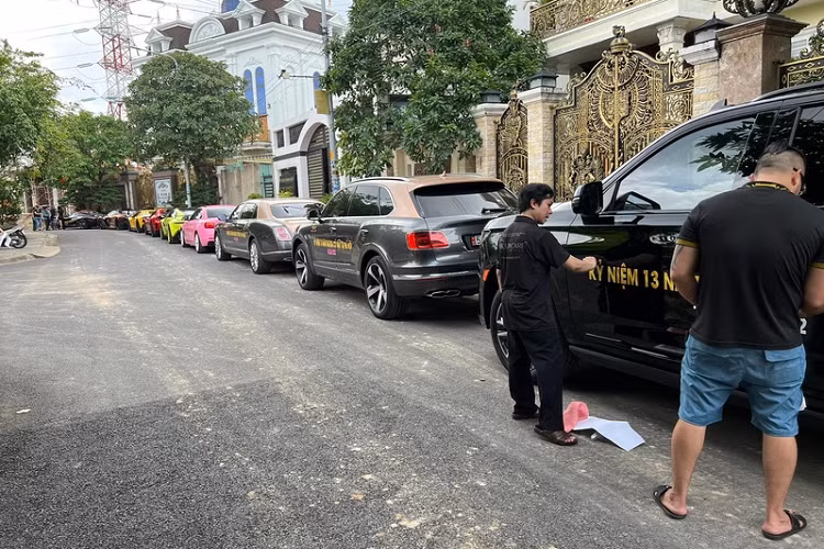 Ngoài ra, sự kiện siêu xe tại Hà Nội cũng thu hút nhiều siêu phẩm đình đám khác đang "định cư" ở khu vực phía Bắc.