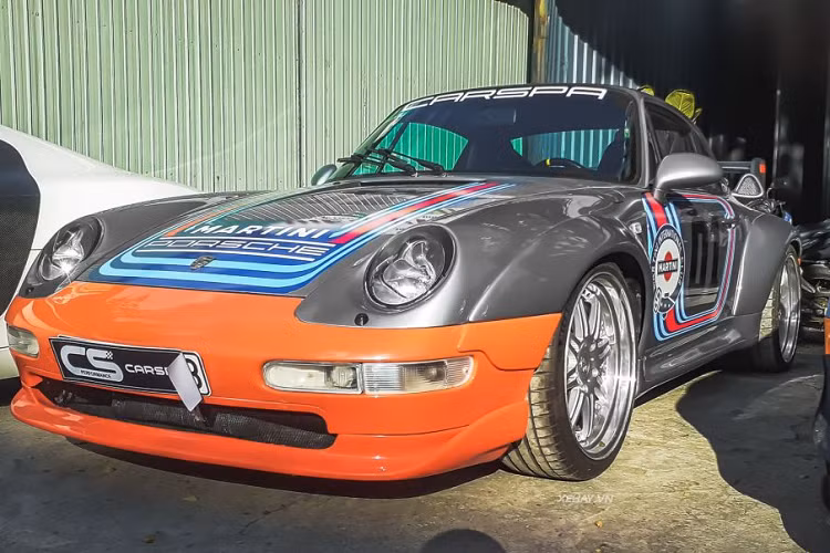 Do sự “hiếm có” của chiếc xe nên không có gì ngạc nhiên khi nó là một trong những đối tượng săn lùng yêu thích của các nhà sưu tập Porsche và họ luôn sẵn sàng trả mức giá hơn 1 triệu USD để có được nó.