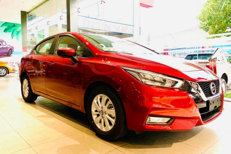 Can canh Nissan Almera 2022, cao nhat 595 trieu dong tai Viet Nam