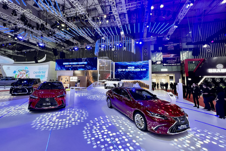 Lexus LF-Z voi thiet ke vuot thoi dai lan dau tien den Viet Nam