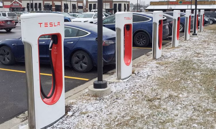 Nguoi dung Tesla “meo mat”, khong the sac dien duoi thoi tiet -7 do