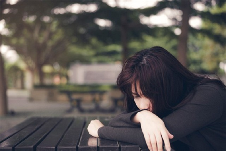 Dua nguoi yeu ve nha choi hom truoc, hom sau em chong noi chia tay-Hinh-2