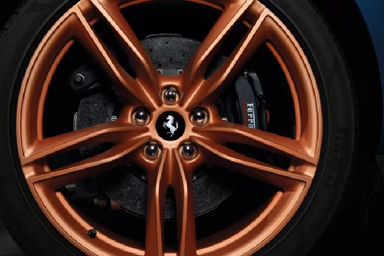 Sakiori là một trong những ví dụ lâu đời nhất trên thế giới về tái chế vải có niên đại từ những năm 1700 khi lụa và bông chỉ dành cho giới quý tộc và những người giàu có ở Nhật.