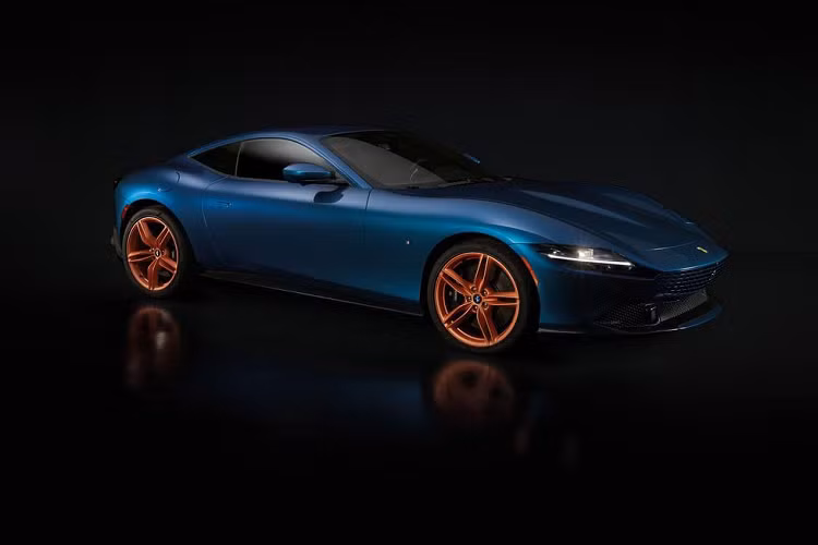 Ferrari Tailor Made là chương trình được phát triển dành riêng cho những khách hàng muốn tùy biến phương tiện để thể hiện cá tính của họ từ những siêu xe "ngựa chồm", và mới đây nhất là chiếc Ferrari Roma đời mới đã được tuỳ biến.