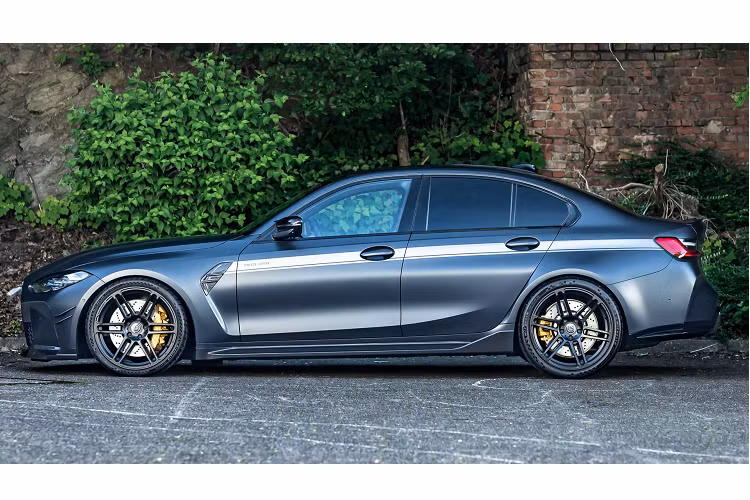 Bộ điều chỉnh cung cấp khả năng xóa bộ lọc hạt Otto với bộ chuyển đổi xúc tác, downpipe thể thao với bộ chuyển đổi xúc tác. Tuy nhiên, những bộ phận này không được sử dụng trong nội địa Đức nên Manhart Performance chỉ có thể bán hệ thống xả độ ở các thị trường nước ngoài.