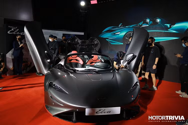 Ra mắt thế giới vào tháng 11/2019, siêu xe McLaren Elva đã gây "choáng" giới mộ điệu khi là mẫu siêu xe hở mui đầu tiên của McLaren - không có cửa sổ, không có mui và kính chắn gió. Tuy nhiên, để phù hợp với quy định tại thị trường Thái Lan, McLaren Elva sẽ được bổ sung thêm kính lái.