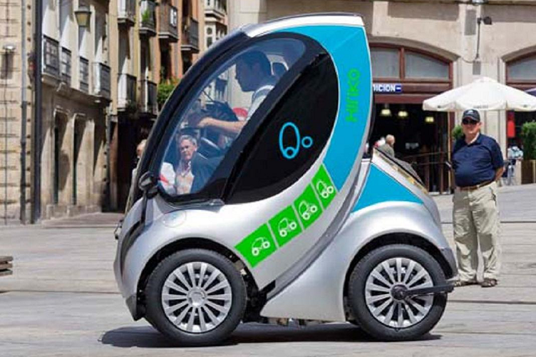 Với phần thân xe chỉ 580 kg - chủ yếu là từ vật liệu gai dầu - Lakota có tốc độ tối đa 90 km/h