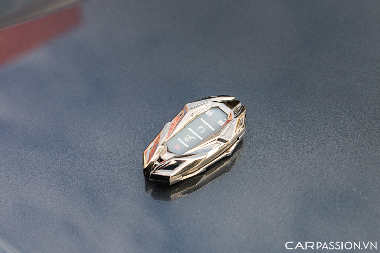 Chevrolet Camaro là mẫu xe thể thao 2+2. Điều này có nghĩa ngoài hai ghế hàng trước, chiếc xe có thêm hai ghế phụ nhỏ ở phía sau. Phần ghế ngồi nguyên bản đã được thay thế bằng ghế của phiên bản ZL1.