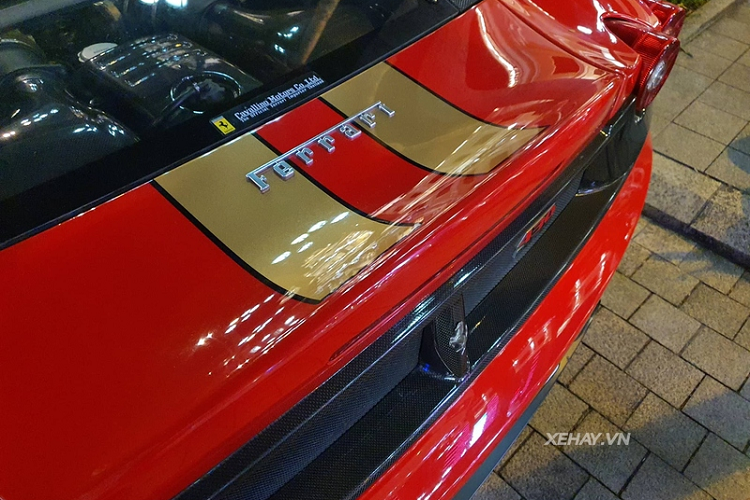 Không rõ giá xe Ferrari 430 Scuderia tại Việt Nam là bao nhiêu nhưng ở thời điểm ra mắt, xe có giá khởi điểm khoảng 250.000 USD (khoảng 5,74 tỷ đồng tại thị trường Mỹ.