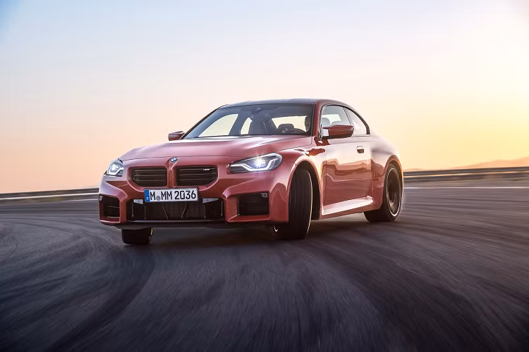 Mới đây, BMW M2 thế hệ mới đã chính thức ra mắt và thiết kế này chính là diện mạo của phiên bản thương mại mà BMW “chắp bút” cho mẫu xe này.