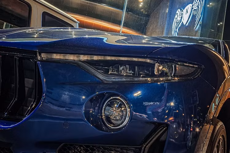 Hiện chưa rõ, giá xe Maserati Levante Trofeo thứ 4 này là bao nhiều và đã có chủ nhân hay chưa. Theo tìm hiểu, giá bán chính hãng của Maserati Levante Trofeo khoảng trên 14 tỷ đồng.