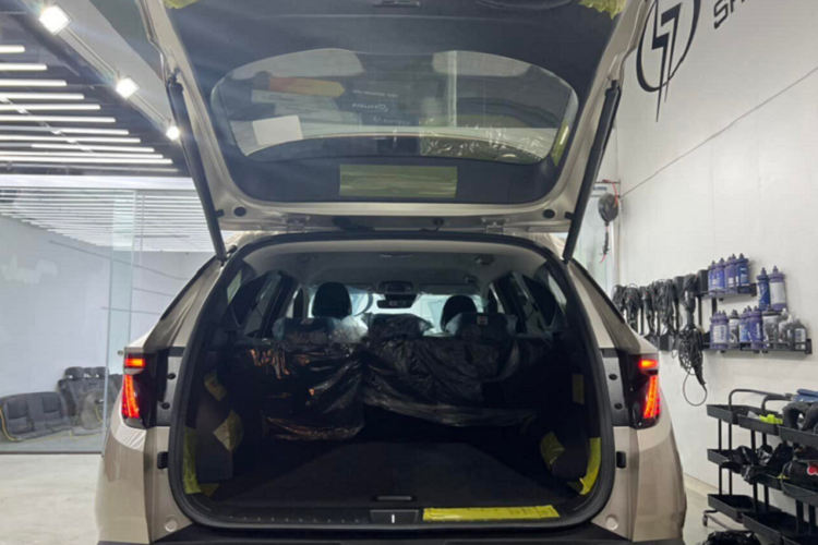 Rõ ràng, Tucson 2022 đã có sự lột xác hoàn toàn từ ngoại thất cho đến không gian bên trong so với bản cũ.