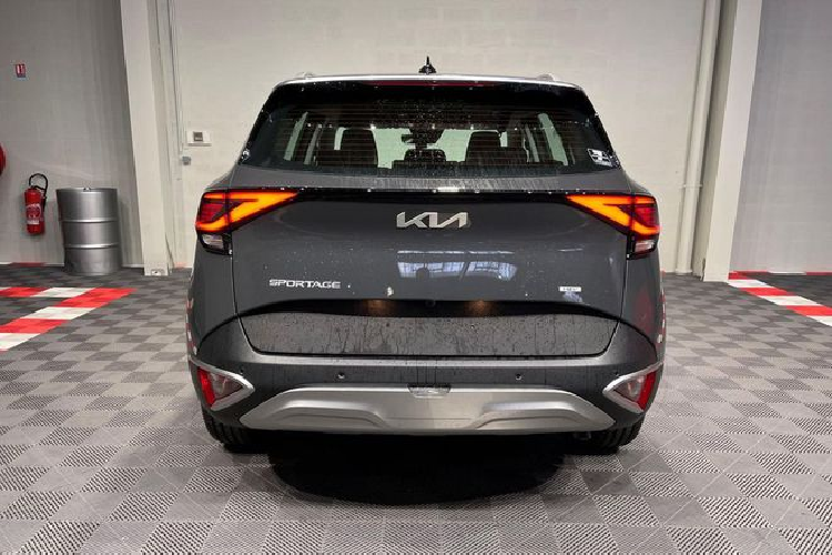 Xe dự kiến có 8 tùy chọn màu sơn ngoại thất và 2 màu nội thất. THACO chưa xác nhận về bảng thông số kỹ thuật bị rò rỉ và cũng chưa đưa ra thông tin chính thức về Kia Sportage 2022.