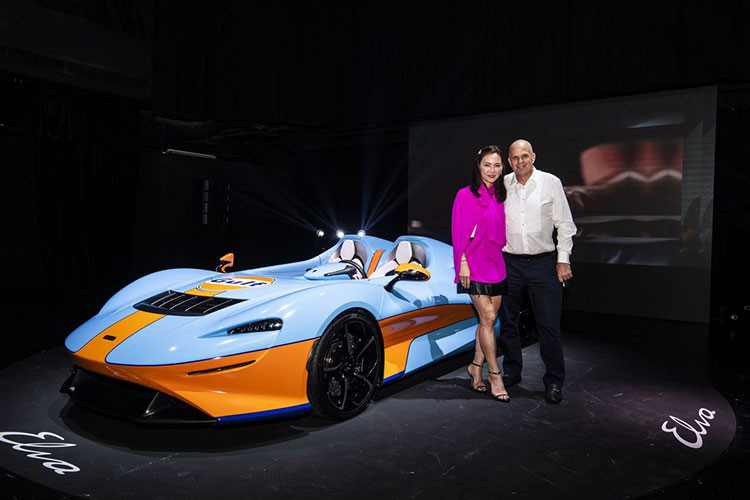 "Tôi lái chúng trên đường đua đồng thời tham gia vào các câu lại bộ xe hơi ở cả Singapore, Malaysia, Mỹ và châu Âu. Tôi nghĩ các thương hiệu cũng muốn những chủ xe như tôi lái chúng và tham gia vào các hoạt động của hãng", bà Amanda cho biết thêm.