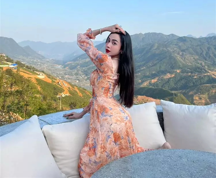 A hau chuyen gioi hiem hoi cua Vbiz mac ao 100k-Hinh-2