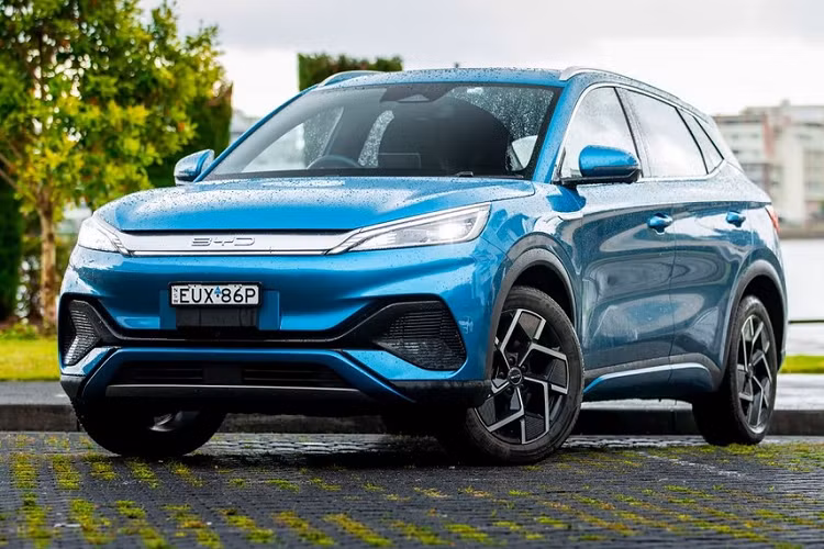 BYD dang tren da tro thanh “vua doanh so” tai Trung Quoc