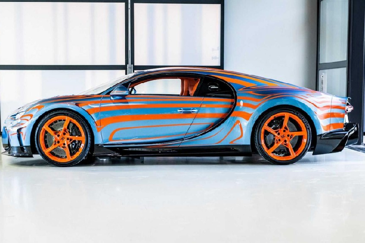 Giờ đây, Bugatti đã bắt đầu giao những chiếc Chiron Super Sport đầu tiên tới khách hàng, và chúng ta có cơ hội được thấy Sur Mesure có thể mang lại những gì. Siêu xe Bugatti Chiron Super Sport được giới thiệu vào tháng 6/2021, đây là một trong những mẫu xe nhanh nhất mà thương hiệu Pháp từng sản xuất.