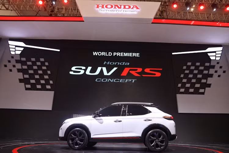 Như vậy, WR-V có kích thước nhỉnh hai đối thủ trực tiếp là Kia Sonet và Toyota Raize và gần bằng các mẫu xe thuộc phân khúc hạng trên như Kia Seltos.