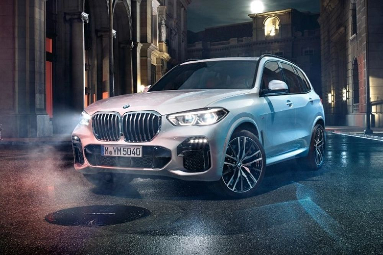 Trước đó, ngày 5/12/2022, THACO Auto đã ký kết thỏa thuận hợp tác cùng BMW để chuyển sang lắp ráp các mẫu xe 3 Series, 5 Series, X3 và X5 tại Việt Nam. Đến nay, cả 4 mẫu xe lắp ráp đều đã được đưa về đại lý. Theo thông tin các tư vấn viên cung cấp, giá bán của xe lắp ráp trong nước rẻ hơn từ 70 triệu cho đến 770 triệu đồng so với xe nhập khẩu.