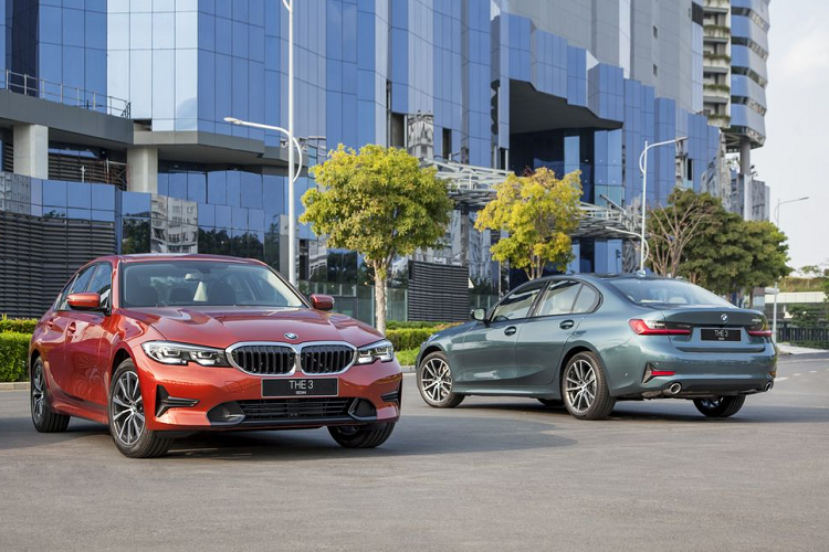 Tính đến thời điểm hiện tại, Việt Nam đã có hai thương hiệu xe sang là Mercedes-Benz và BMW có nhà máy liên doanh lắp ráp trong nước. Việc sớm lắp ráp xe trong nước giúp các hãng xe chiếm được thị phần trong phân khúc, thậm chí là áp đảo hoàn toàn so với các đối thủ còn lại.