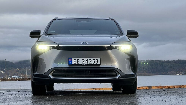 Loat xe oto moi ra mat gay that vong nhat nam 2022