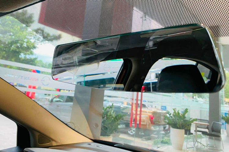 Nissan Almera 2022 vẫn tiếp tục sử dụng khối động cơ xăng 3 xy-lanh, tăng áp, dung tích 1.0L. Nissan Almera 2022 có công suất tối đa 98,6 mã lực tại 5.000 vòng/phút và mô-men xoắn cực đại 152 Nm tại 2.400 – 4.000 vòng/phút.