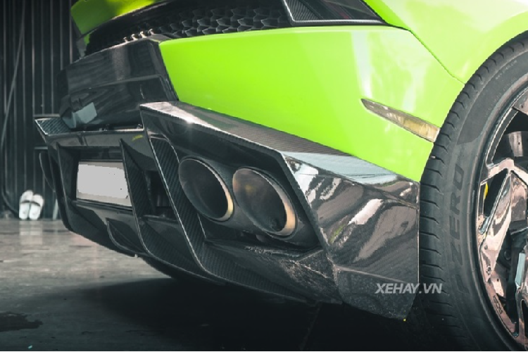 Trước đây, siêu xe được nâng cấp với hệ thống ống xả FI Exhaust (thuộc gói độ Mansory), nhưng sau khi về tay "drifter" hàng đầu Việt Nam thì xe đã chuyển sang dùng ống xả BATEC Exhaust.