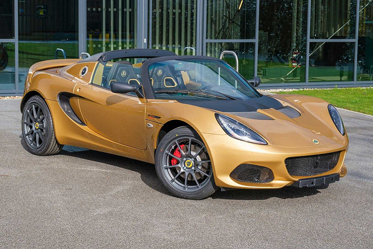 Vào tháng 12/2021, Lotus thông báo kết thúc dây chuyền sản xuất của các mẫu xe mang tính biểu tượng gồm Elise, Exige và Evora. Số lượng xe được sản xuất ở ba dòng này trên thực tế bằng gần một nửa tổng sản lượng của Lotus trong suốt 73 năm tồn tại. Việc kết thúc dây chuyền sản xuất của ba mẫu xe này là một trong những nỗ lực để đưa thương hiệu sang trang mới với những mẫu xe hứa hẹn sẽ đem đến những thay đổi đột phá cho thương hiệu xe hơi Anh Quốc.