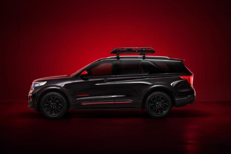 Tại thị trường Trung Quốc, xe sẽ được bán với số lượng giới hạn là 600 chiếc và giá xe Ford Explorer 30th Anniversary Edition 2022 là 339.800 NDT, tương đương khoảng 1,2 tỷ đồng.