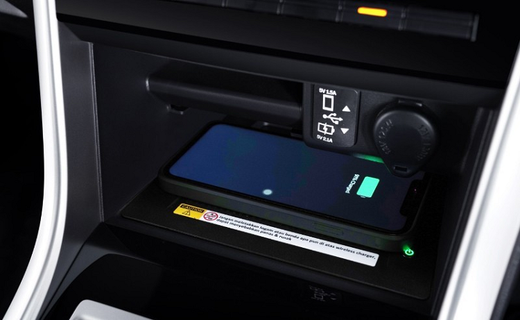 Mitsubishi Xpander 2023 co them loc khong khi va sac khong day