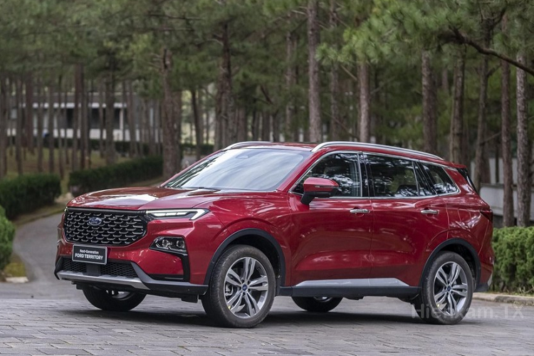 Ford Territory bat ngo giam gia toi ca chuc trieu dong tai dai ly?