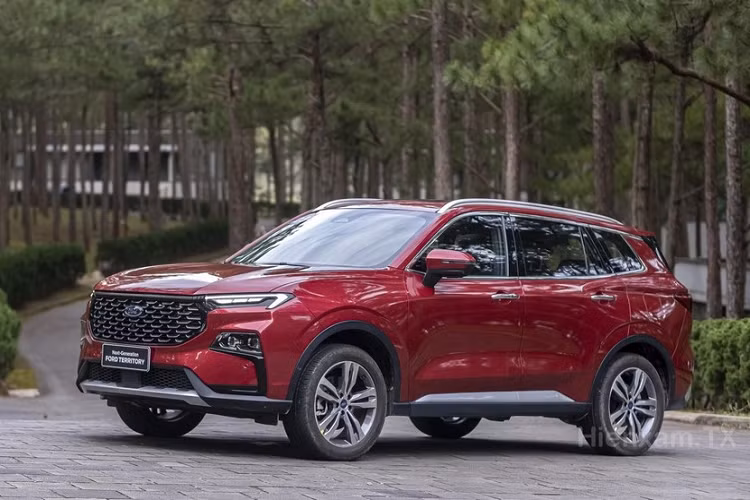 Ford Territory bat ngo giam gia toi ca chuc trieu dong tai dai ly?