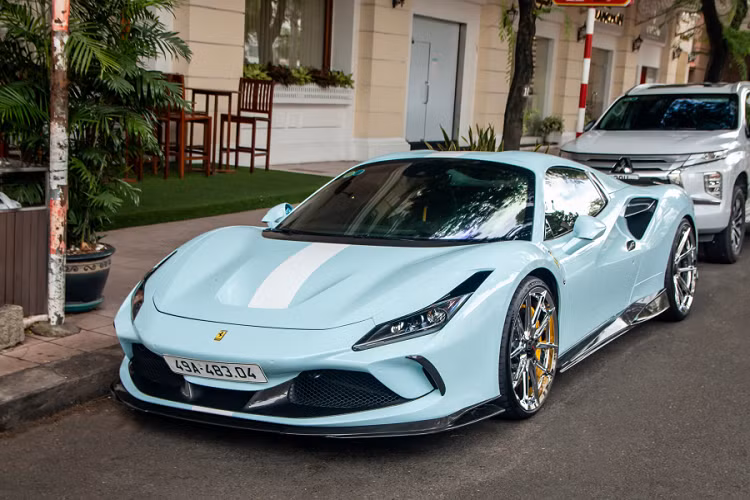 Ferrari F8 Spider hon 20 ty cua dai gia Da Lat o Sai Gon