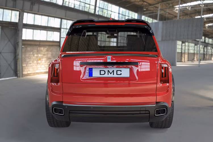 Hiện tại, thương hiệu DMC chưa công bố bất kỳ mức giá xe Rolls-Royce Cullinan Emperor 2022 nhưng như với những chi tiết độ được phát triển một cách tinh xảo, chắc chắn mức giá phải trả sẽ không hề rẻ.